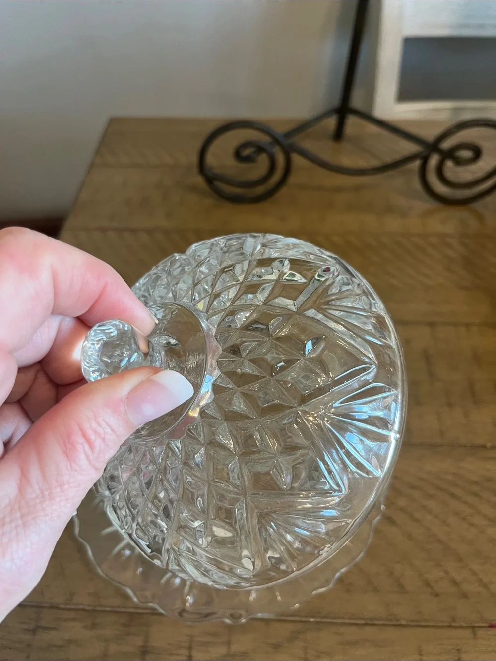 Vintage Clear Glass Anchor Hocking Prescut Round Covered Butter Dish ￼